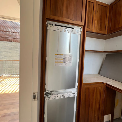 Liebherr 249L Integrated Fridge Freezer
